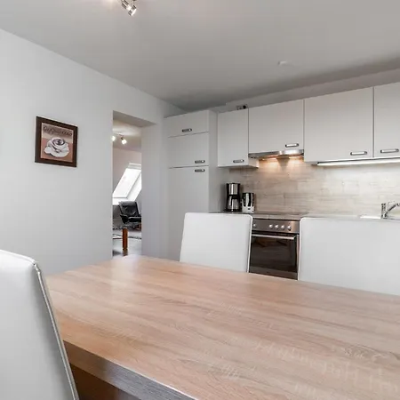 Luebecker Str 8 Whg 3