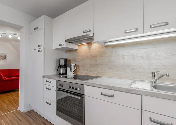 Luebecker Str 8 Whg 3 *