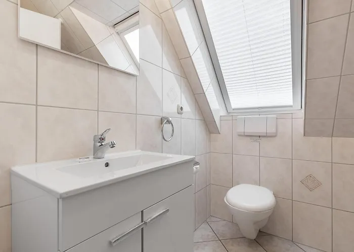 Luebecker Str 8 Whg 3